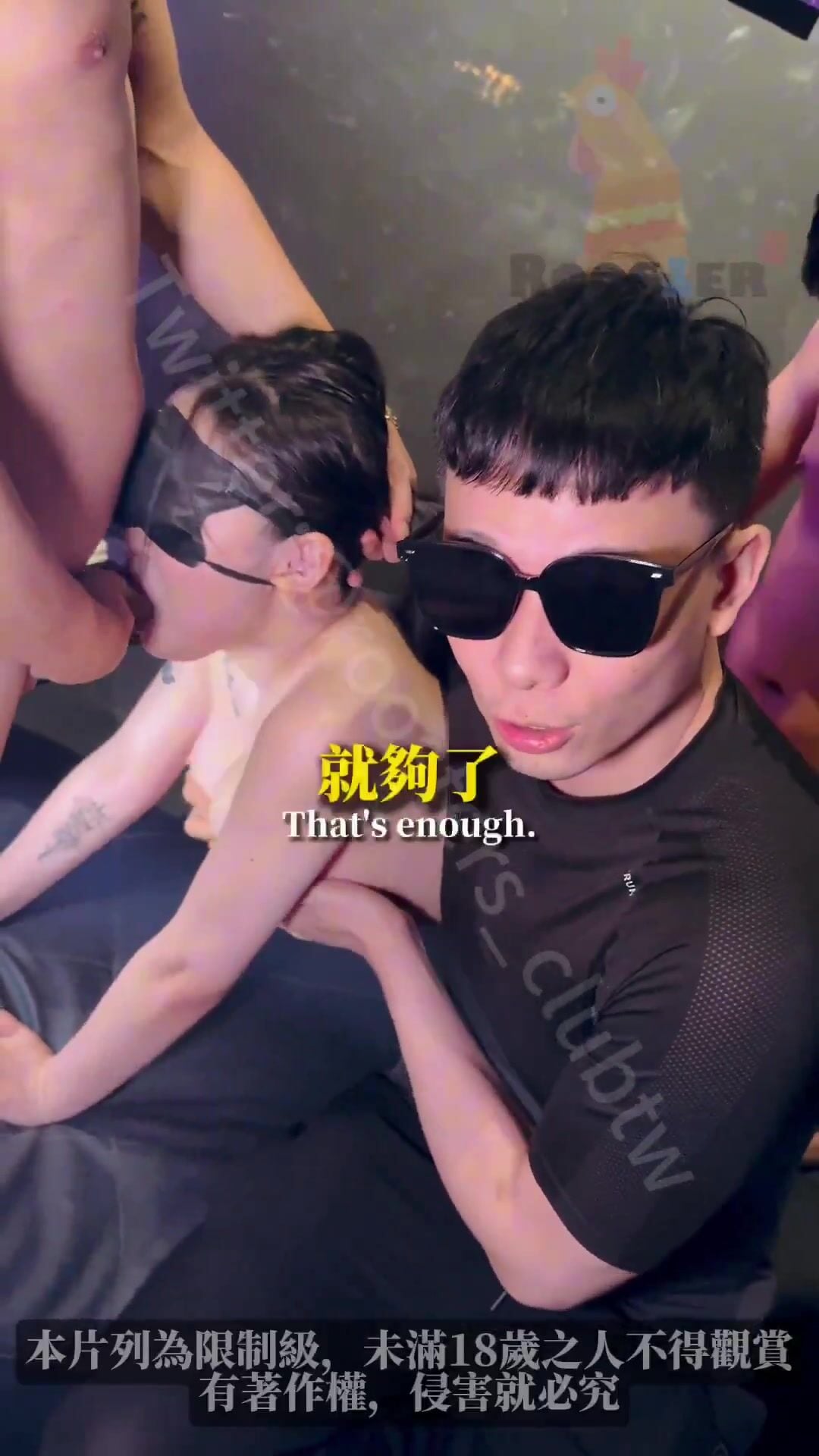 Địt tập thể em teen chubby xinh đẹp dâm mới quen,bắn tinh cho cô ấy